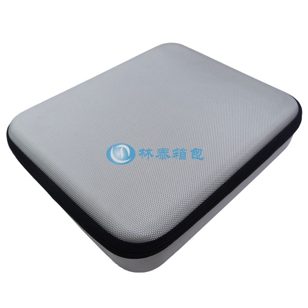 （非標(biāo)準(zhǔn)大號）銀色 EVA相機包邊緣細節(jié)