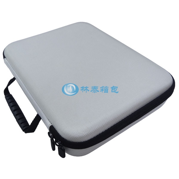 （非標(biāo)準(zhǔn)大號）銀色 EVA相機包轉(zhuǎn)角細節(jié)