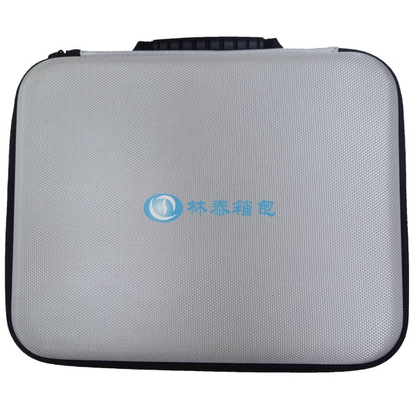 （非標(biāo)準(zhǔn)大號）銀色 EVA相機包高清正面圖